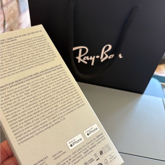 Ray-Ban Meta Black Glasses w/case and charger…worn once - Picture 6 of 8